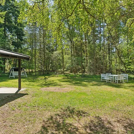 Renovated Near Forest And *